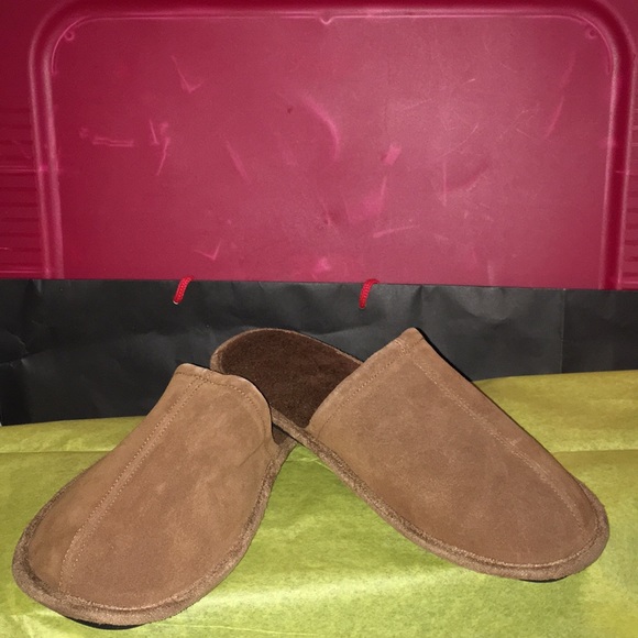 🏈🏈New with tags slippers size 8/9 comfortable - Picture 3 of 7